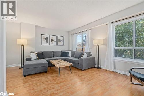 2 Moregate Crescent, Brampton, ON - Indoor Photo Showing Living Room