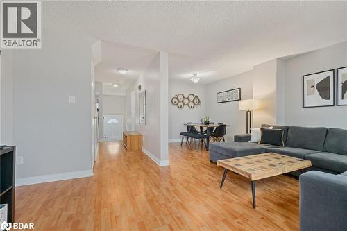 2 Moregate Crescent, Brampton, ON - Indoor Photo Showing Living Room