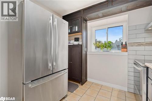 2 Moregate Crescent, Brampton, ON - Indoor Photo Showing Kitchen