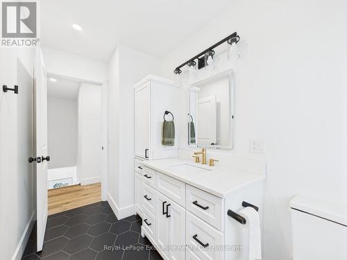127 Hemlock Street, Huron-Kinloss, ON - Indoor Photo Showing Bathroom