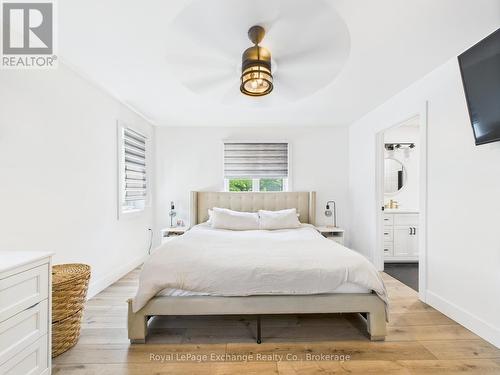 127 Hemlock Street, Huron-Kinloss, ON - Indoor Photo Showing Bedroom