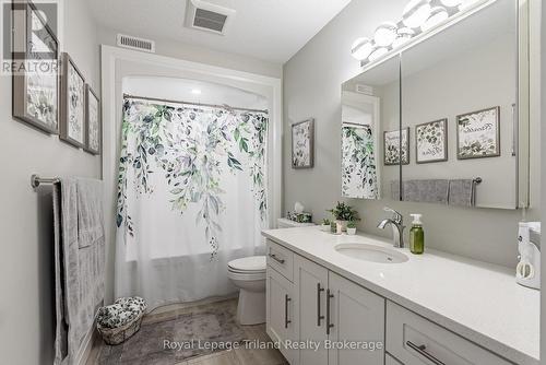 12 - 3194 Vivian Line 37 Line, Stratford, ON - Indoor Photo Showing Bathroom