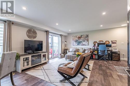 12 - 3194 Vivian Line 37 Line, Stratford, ON - Indoor Photo Showing Living Room