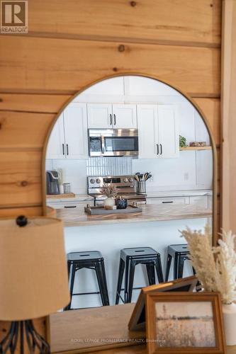 34 Elm Lane, Tudor And Cashel (Cashel Ward), ON - Indoor Photo Showing Kitchen