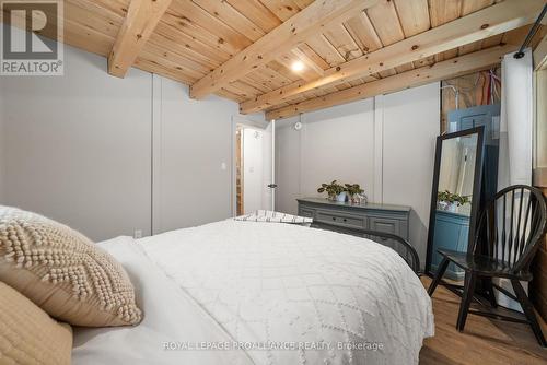 34 Elm Lane, Tudor And Cashel (Cashel Ward), ON - Indoor Photo Showing Bedroom