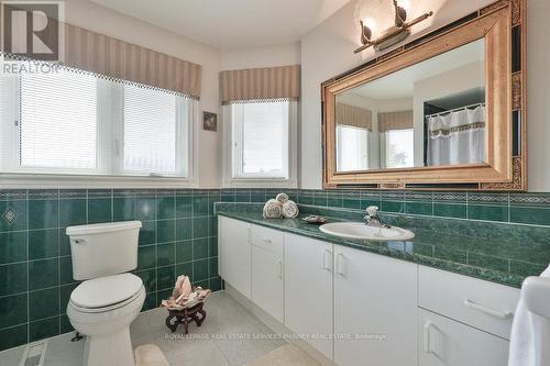 5310 Shackleton Way, Mississauga, ON - Indoor Photo Showing Bathroom