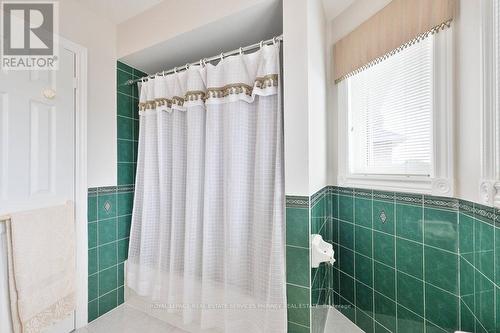 5310 Shackleton Way, Mississauga, ON - Indoor Photo Showing Bathroom