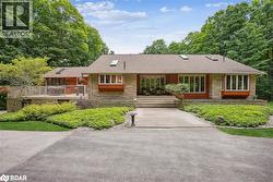 5590 STEELES Avenue W  Milton, ON L9E 0R5