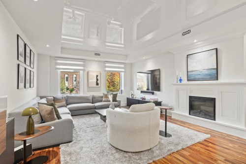 Salon - A34-3982 Ch. De La Côte-Des-Neiges, Montréal (Ville-Marie), QC - Indoor Photo Showing Living Room With Fireplace