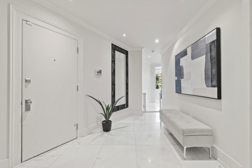 Hall d'entrée/Vestibule - A34-3982 Ch. De La Côte-Des-Neiges, Montréal (Ville-Marie), QC - Indoor Photo Showing Other Room