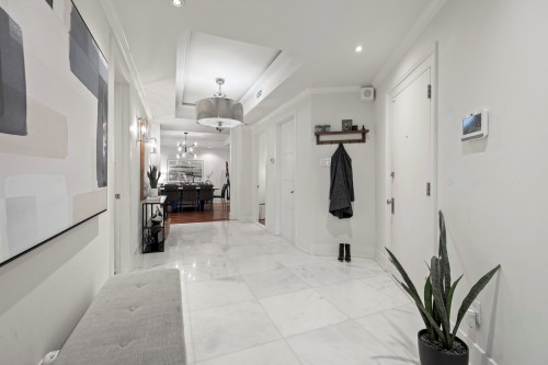 Hall d'entrée/Vestibule - A34-3982 Ch. De La Côte-Des-Neiges, Montréal (Ville-Marie), QC - Indoor Photo Showing Other Room