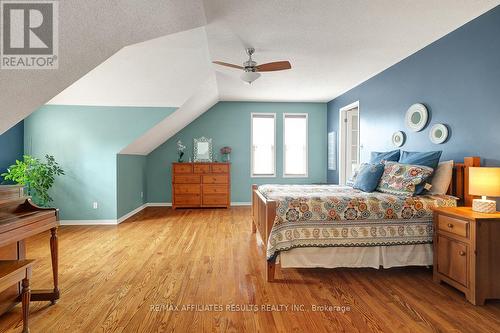 35 Crantham Crescent, Ottawa, ON - Indoor Photo Showing Bedroom