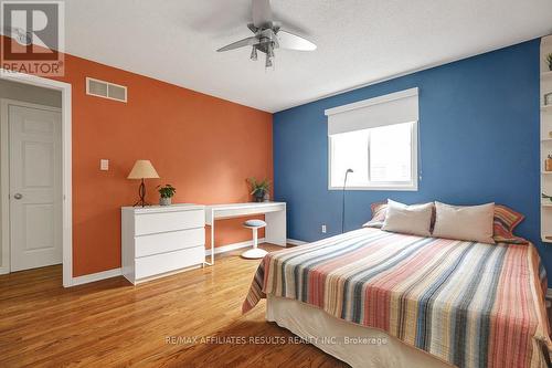 35 Crantham Crescent, Ottawa, ON - Indoor Photo Showing Bedroom