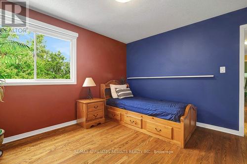 35 Crantham Crescent, Ottawa, ON - Indoor Photo Showing Bedroom