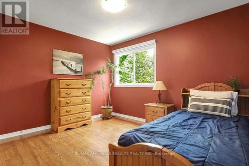 35 Crantham Crescent, Ottawa, ON - Indoor Photo Showing Bedroom