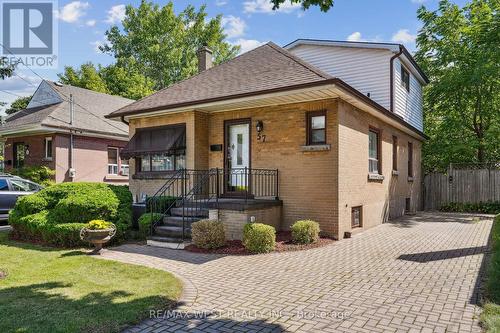 57 EAST 36TH STREET  Hamilton, ON L8V 3Y8