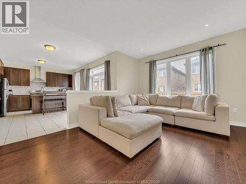 51 Merrybrook Trail, Brampton, ON - Indoor Photo Showing Living Room