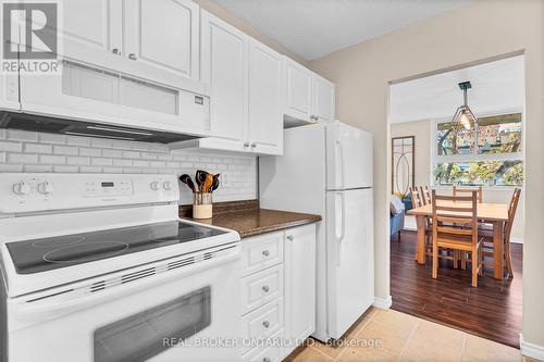 209 - 110 Forward Avenue, Ottawa, ON - Indoor Photo Showing Kitchen