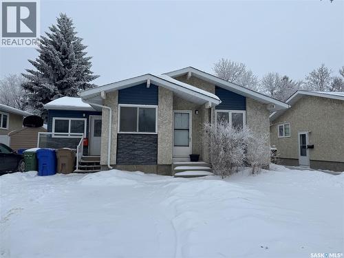 138 Thomson Avenue, Regina, SK - Outdoor With Facade