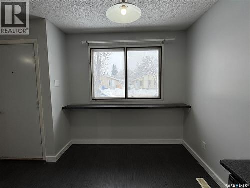 138 Thomson Avenue, Regina, SK - Indoor