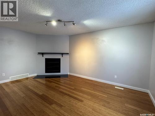 138 Thomson Avenue, Regina, SK - Indoor