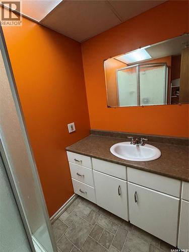 138 Thomson Avenue, Regina, SK - Indoor Photo Showing Bathroom