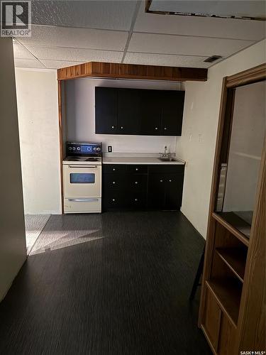 138 Thomson Avenue, Regina, SK - Indoor
