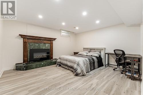 898 Stonehaven Avenue, Newmarket, ON - Indoor