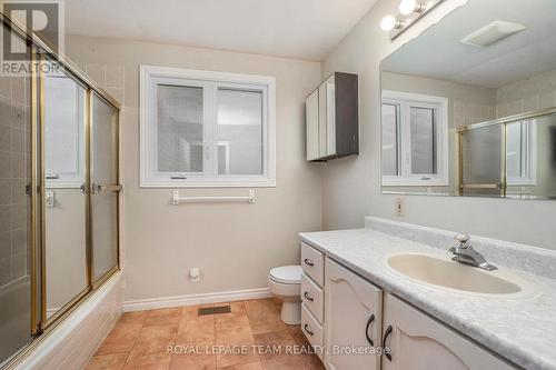 628 Hochelaga Street, Ottawa, ON - Indoor Photo Showing Bathroom