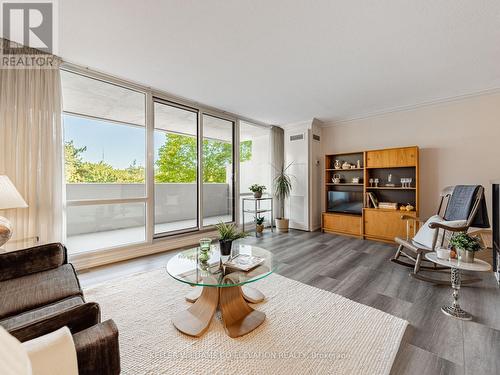 Newer Windows & HVAC - 308 - 250 Scarlett Road, Toronto, ON - Indoor Photo Showing Living Room