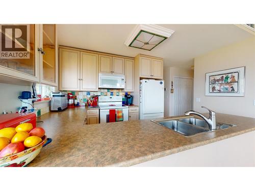 1200 Hwy 3, Osoyoos, BC - Indoor Photo Showing Kitchen With Double Sink