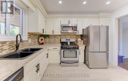 36 Blackfriars Place, Kitchener, ON - Indoor Photo Showing Kitchen With Double Sink