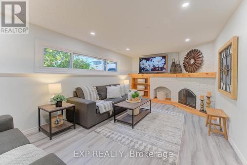 36 Blackfriars Place, Kitchener, ON - Indoor Photo Showing Living Room With Fireplace