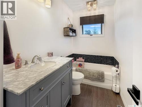264 7Th Avenue W, Unity, SK - Indoor Photo Showing Bathroom