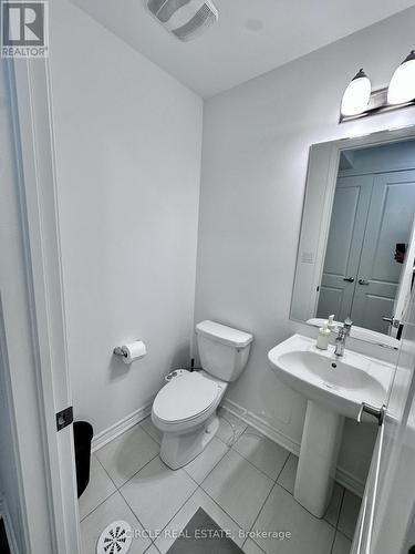 70 - 1317 Leriche Way, Milton, ON - Indoor Photo Showing Bathroom