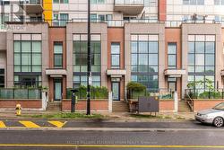 19 TOWN CENTRE COURT  Toronto, ON M1P 0B3