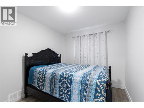 Guest Room 1 - 721 11 Street Se, Salmon Arm, BC - Indoor Photo Showing Bedroom