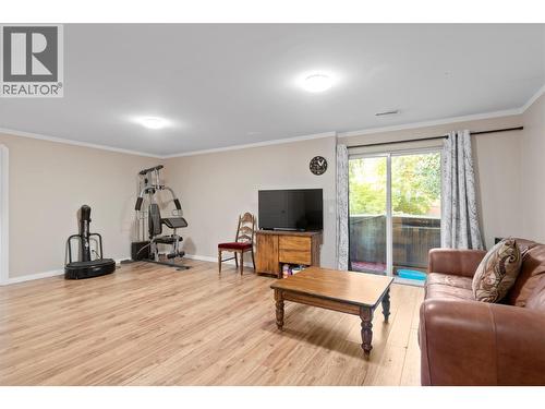 721 11 Street Se, Salmon Arm, BC - Indoor