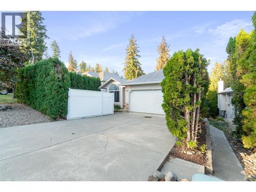 721 11 Street Se, Salmon Arm, BC - Outdoor