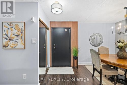203 - 15390 Yonge Street, Aurora, ON - Indoor Photo Showing Dining Room