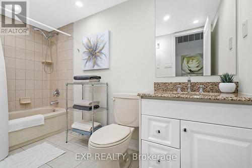 203 - 15390 Yonge Street, Aurora, ON - Indoor Photo Showing Bathroom