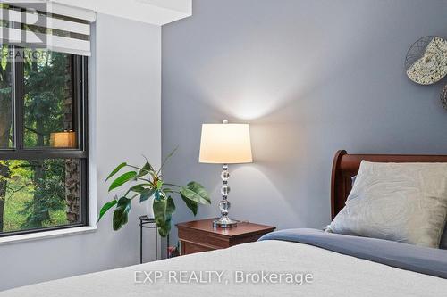 203 - 15390 Yonge Street, Aurora, ON - Indoor Photo Showing Bedroom