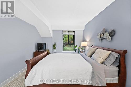 203 - 15390 Yonge Street, Aurora, ON - Indoor Photo Showing Bedroom