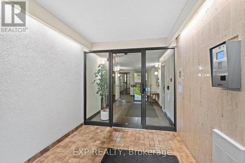 203 - 15390 Yonge Street, Aurora, ON - 