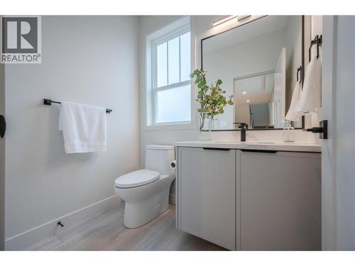 784 Argyle Street Unit# 105, Penticton, BC - Indoor Photo Showing Bathroom