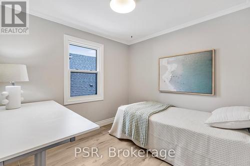 187 West 2Nd Street, Hamilton, ON - Indoor Photo Showing Bedroom