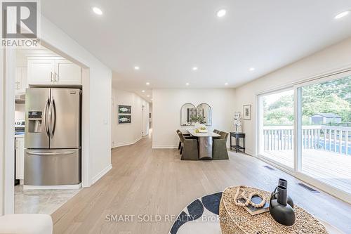 158 Park Avenue, Newmarket, ON - Indoor Photo Showing Kitchen