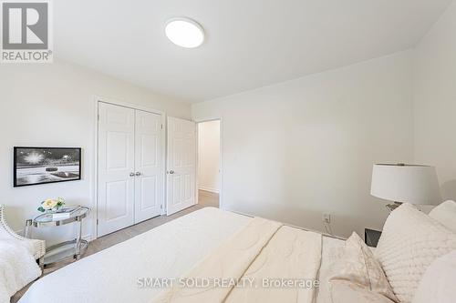 158 Park Avenue, Newmarket, ON - Indoor Photo Showing Bedroom