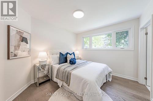 158 Park Avenue, Newmarket, ON - Indoor Photo Showing Bedroom