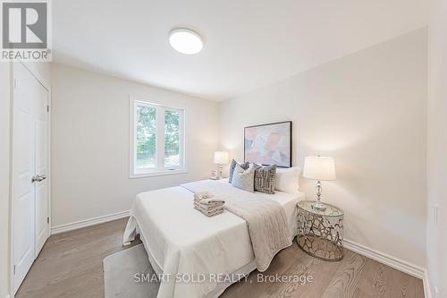 158 Park Avenue, Newmarket, ON - Indoor Photo Showing Bedroom